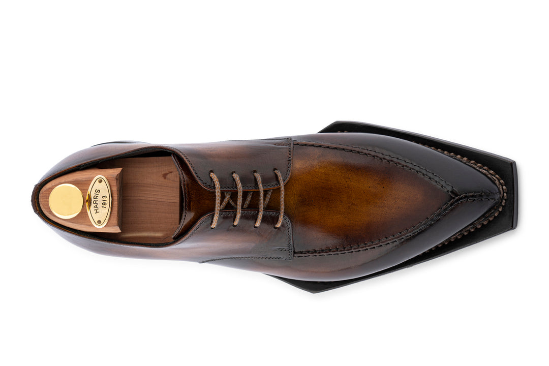 Derby in pelle dipinta a mano e lavorazione Norvegese