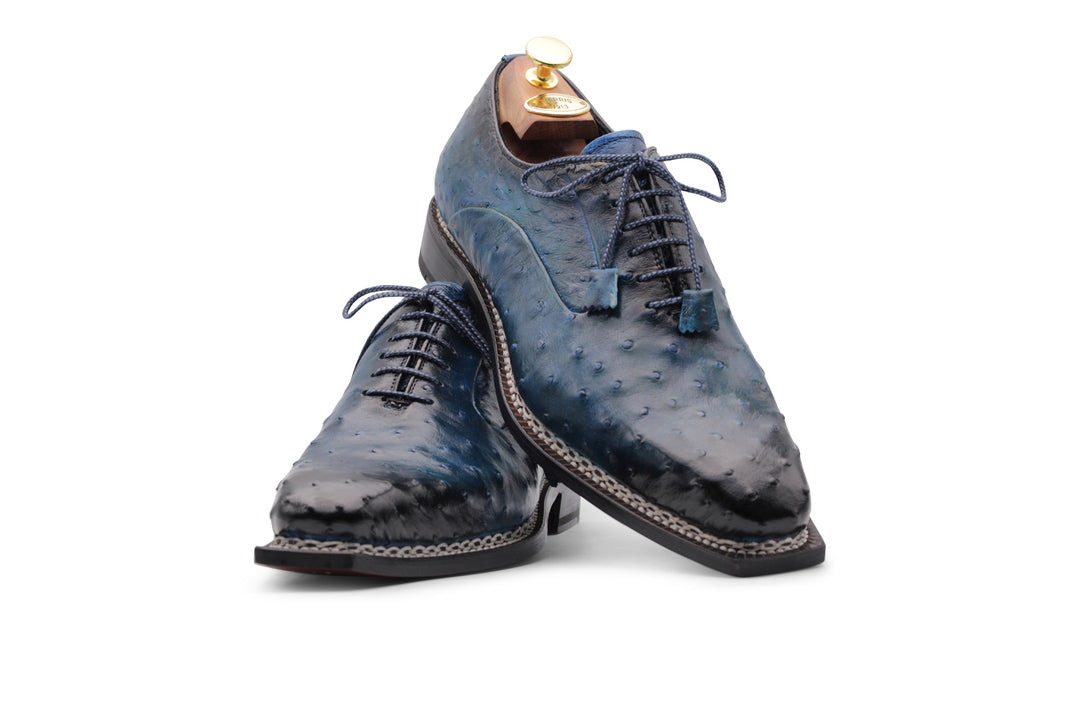 Precious leather stringed Norwegian processing
