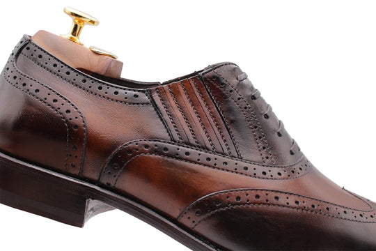 Oxford Slip-On con Decoraciones Brogue