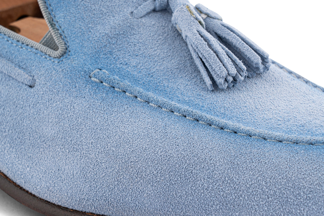Mocassino in suede con pon pon Celeste