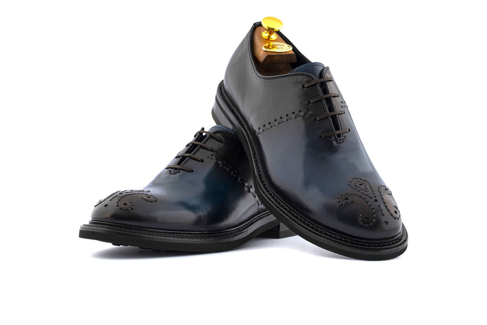 Leather lace-up