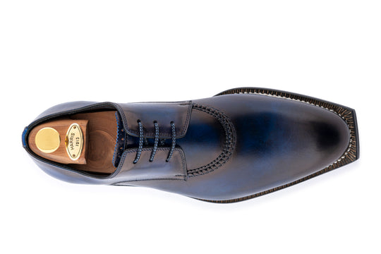 Derby hand painted with Norwegian workmanship