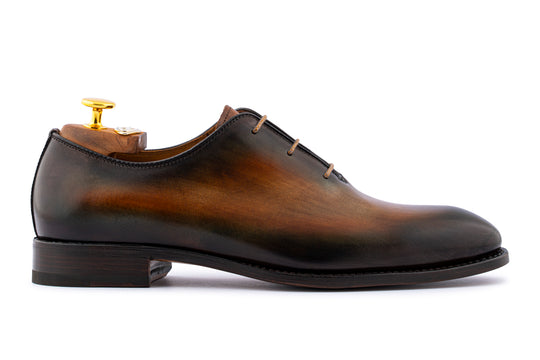 Zapatos brogue de piel lisa pintados a mano