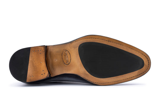 Francesina dipinta a mano con cuciture su carne