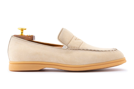 Mocassino in camoscio con cucitura a mano