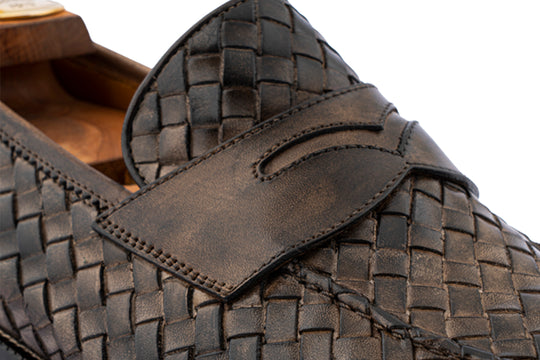Mocassino in pelle intrecciata dipinto a mano