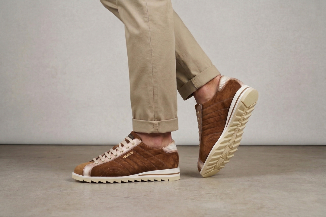 Sneakers comfort in suede