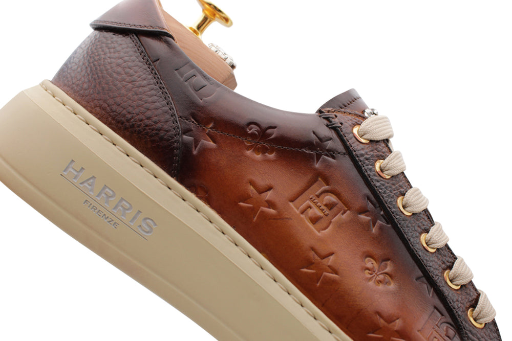 Sneakers in pelle dipinta a mano