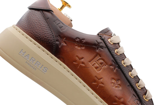 Sneakers in pelle dipinta a mano
