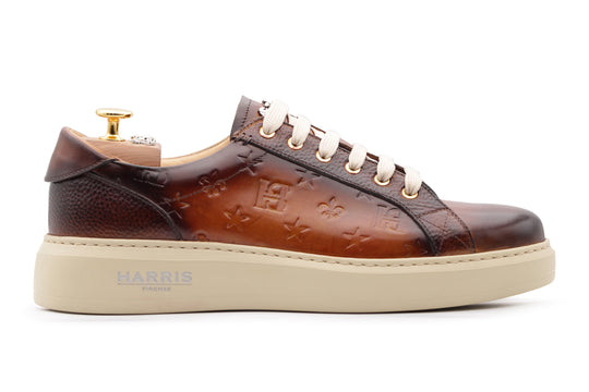 Sneakers in pelle dipinta a mano