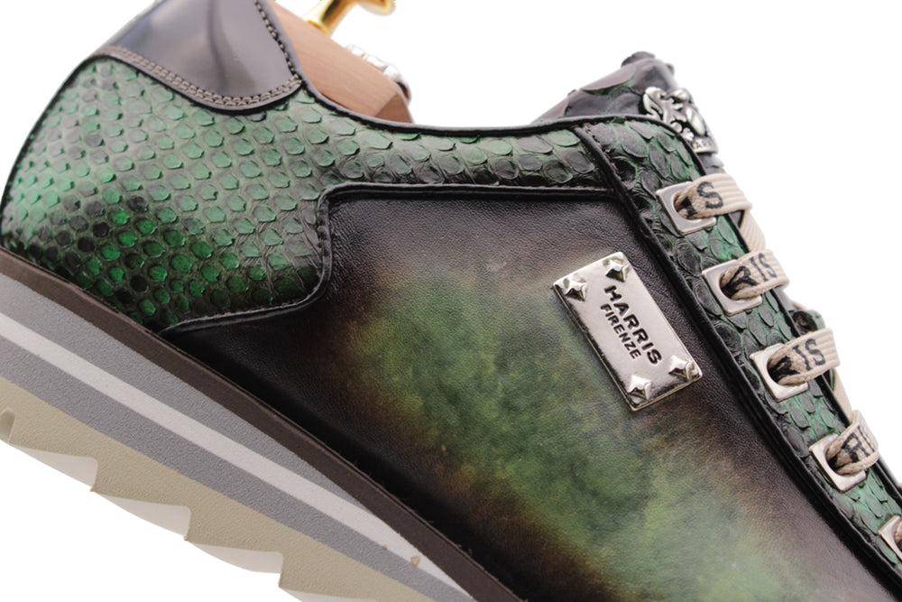 Sneakers in pelle dipinta a mano e pitone