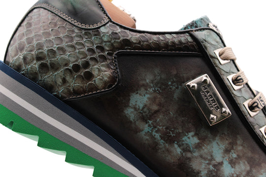 Sneakers in pelle dipinta a mano e pitone