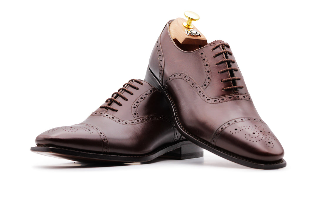 Classic Oxford with brogue details