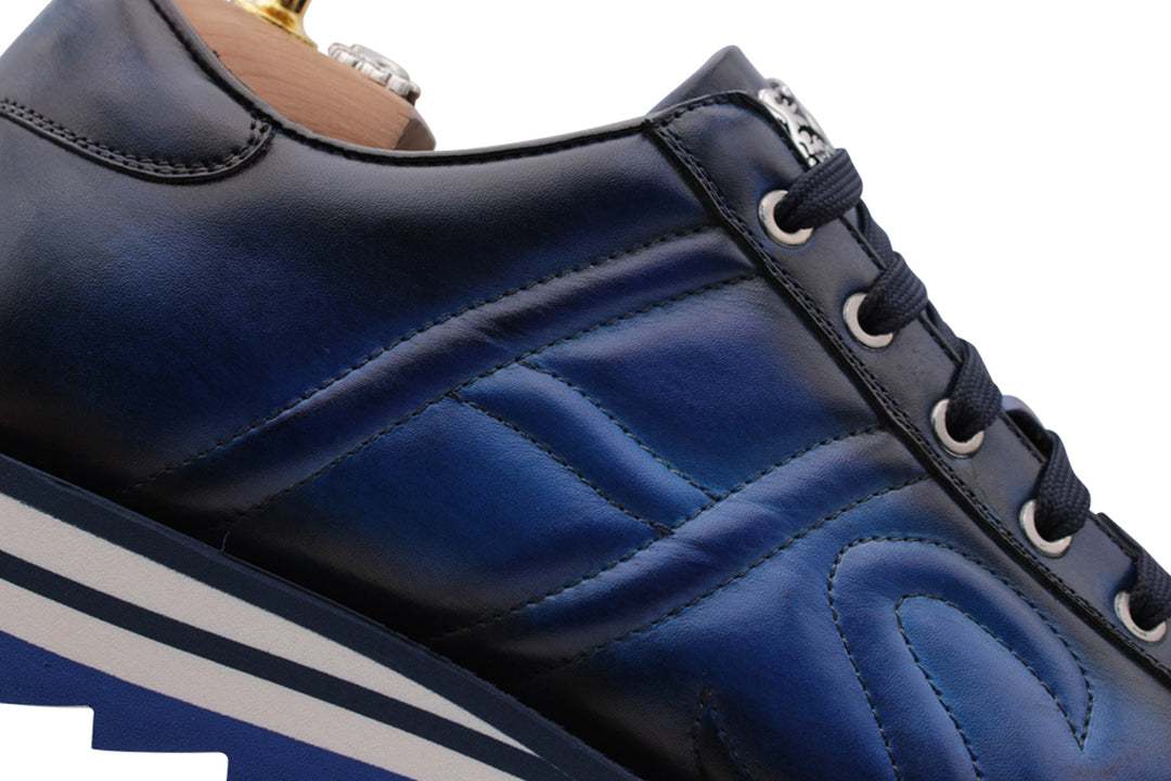 Sneaker in pelle dipinta a mano