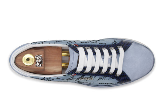 Suede sneakers and writer details