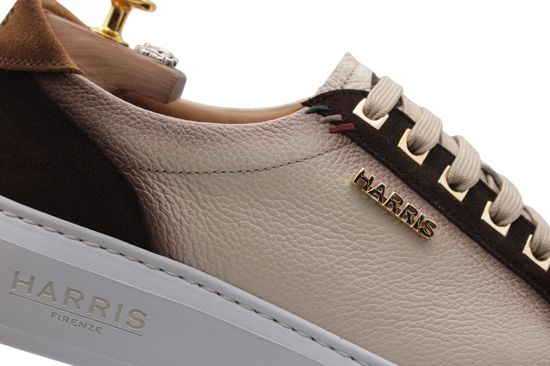 Zapatillas deportivas en piel suave y ante.