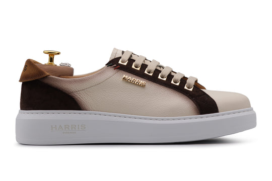 Zapatillas deportivas en piel suave y ante.