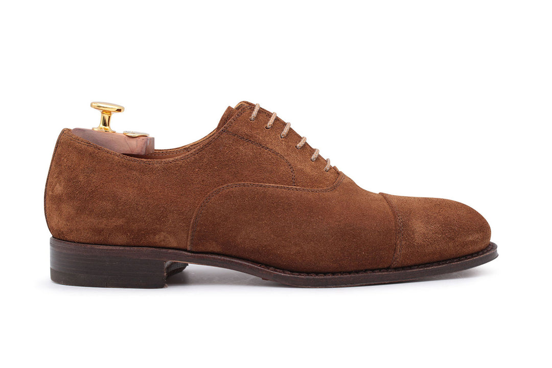 Lace-up shoe in suede