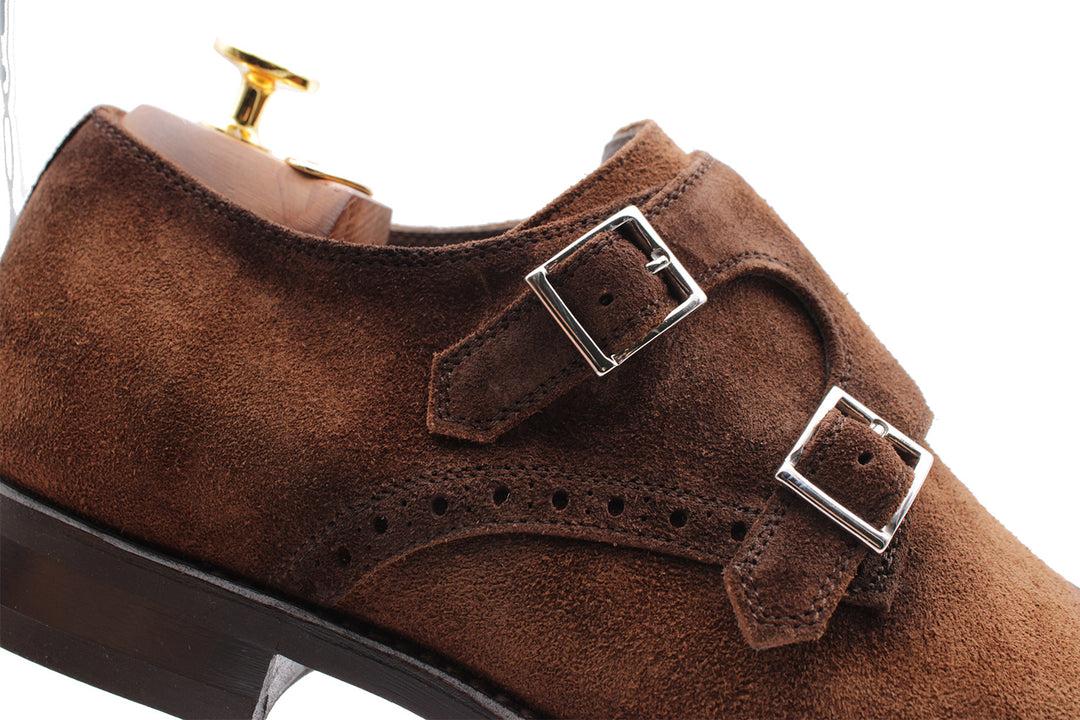 Double in suede buckle